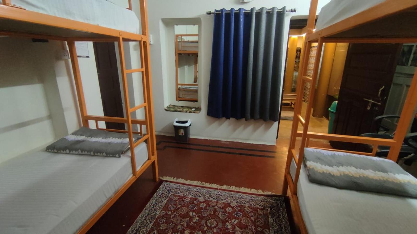 Inka Kashi Hostel Варанасі Екстер'єр фото